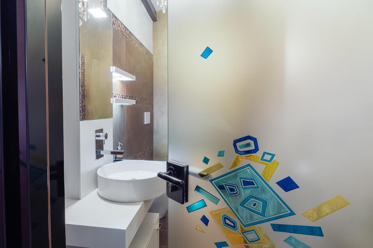 Costiglioli & Elegant Duplex Apartment